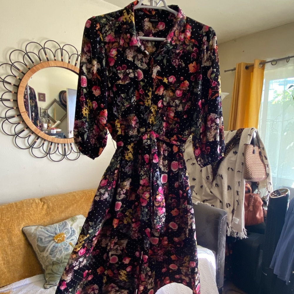 Torrid Tea Length Floral Polka Dot Shirt Dress Button Front Size 18/20 (2) - Picture 4 of 13